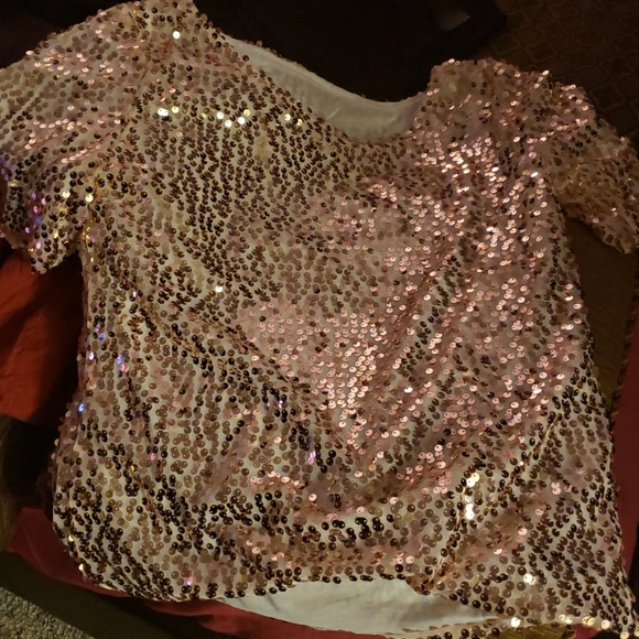 LAST ONE MEDIUM Gold Sequin Top - Picture 5 of 5